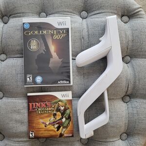 Wii Zapper Bundle with NIB Goldeneye 007 and Links Crossbow Training Video Games